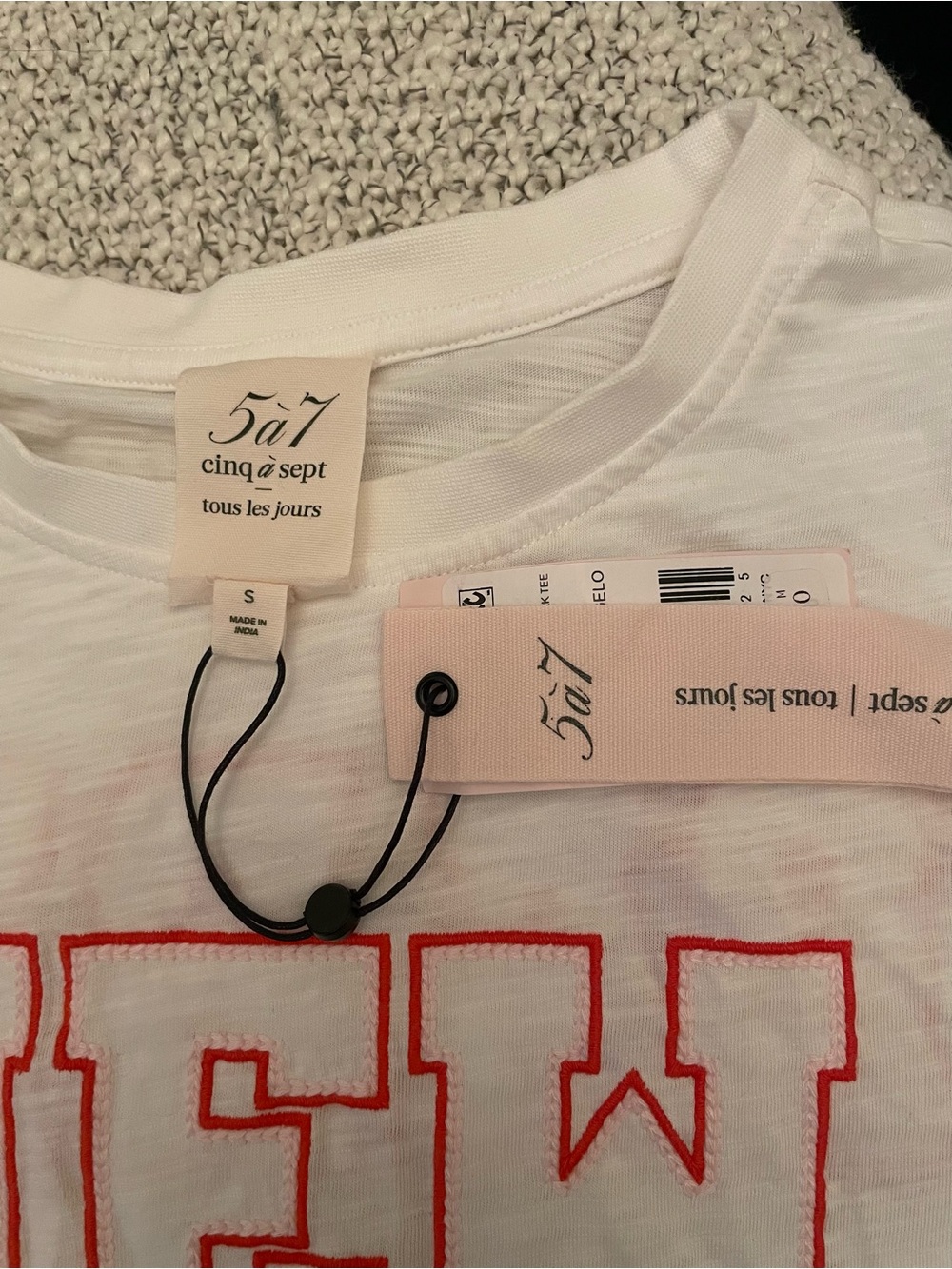 New York Embroidered White Short Sleeve Tee - Picture 3 of 4
